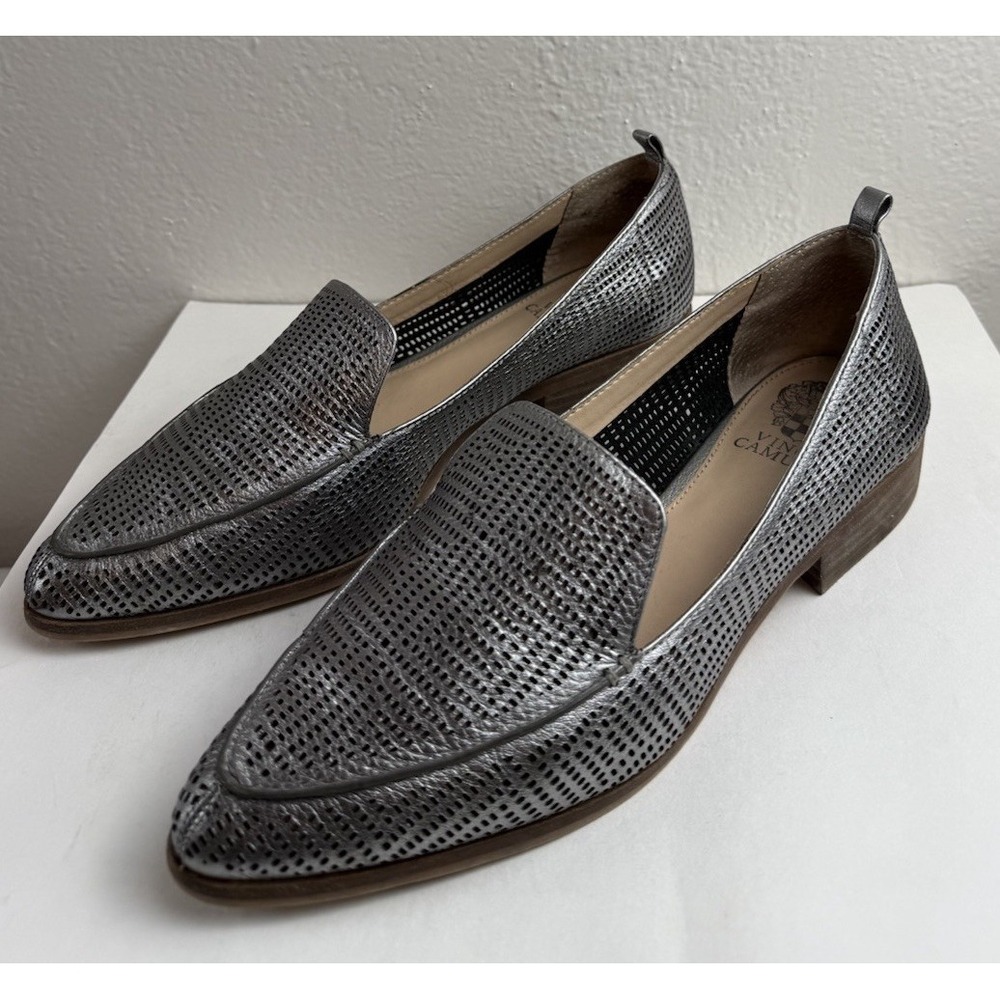 Vince Camuto Kadee Silver Pointed Toe Cut Out Leather Loafer Womens Flats Sz 9.5 - Picture 3 of 9